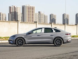 BYD Han DM-i 2025: Berlina Ibrida Plug-in di Lusso a 5 Posti con Guida Intelligente, Autonomia di 125 km, Comfort e Lunga Autonomia - Product Image 4