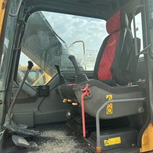 Excavatrice sur chenilles Volvo EC210D d'occasion, faible nombre d'heures, consommation de carburant économique, pour la construction et l'exploitation minière - Product Image 5