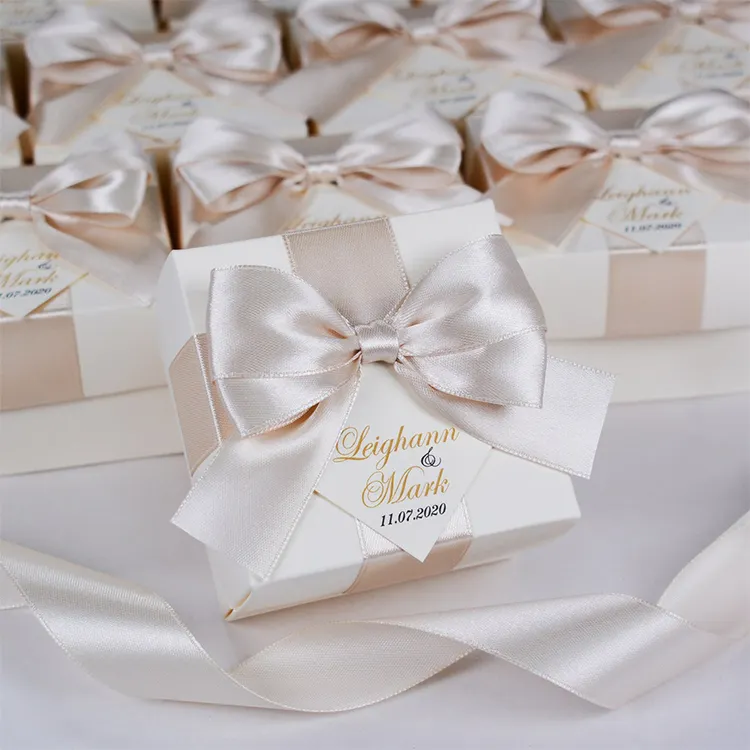 Custom Printed Small White Luxury Party Invitation Favors Sweet Packaging Wedding Gift Chocolate Box Candy Box With Ribbon