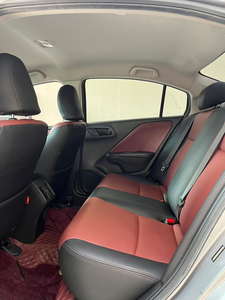 Auto Usata <span class=keywords><strong>Honda</strong></span> <span class=keywords><strong>City</strong></span> 2017 Grigio Argento Premium, Veicolo di Seconda Mano per Esportazione - Product Image 6