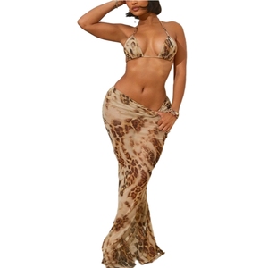 ชุดบิกินี่สองชิ้นพิมพ์ลายเก๋ไก๋พร้อมเดรสยาวสำหรับฤดูร้อน ชุดเซ็ตสองชิ้นแฟชั่นสำหรับผู้หญิงมาใหม่ - Product Image 1