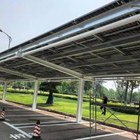 Fabricant de carports solaires BIPV |   Structure en acier galvanisé à chaud pour abri solaire de stationnement extérieur de grande envergure pour projets routiers