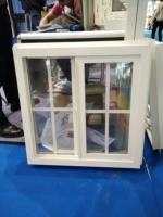 Fenêtre coulissante à simple vitrage en profilé PVC UPVC avec design de grille décorative pour fenêtres de maison