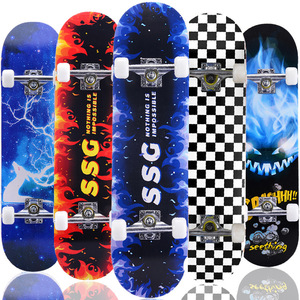 Planche à roulettes professionnelle de 31 pouces en bois d'érable pour le street-skating, à quatre roues, pour bébés, avec deck concave double kick, Jinhua Zhejiang - Product Image 1