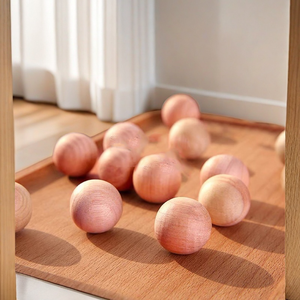 La garde-robe boule en bois <span class=keywords><strong>de</strong></span> cèdre <span class=keywords><strong>rouge</strong></span> est étanche à l'humidité et élimine les odeurs, conservant un parfum <span class=keywords><strong>de</strong></span> bois frais et naturel - Product Image 3
