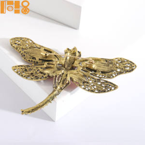 Nouvelle broche <span class=keywords><strong>libellule</strong></span> au design personnalisé en alliage et strass, accessoire vestimentaire polyvalent, vente en gros - Product Image 3