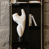 Sculpture en résine d'art abstrait contemporain par Flolenco, artisanat décoratif minimaliste blanc pour la décoration de la maison