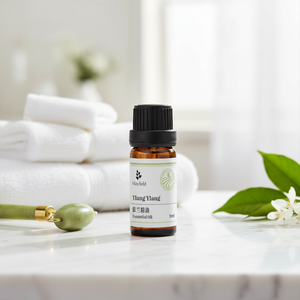 Huile Essentielle Pure d'<span class=keywords><strong>Ylang</strong></span>-<span class=keywords><strong>Ylang</strong></span> pour Soins de la Peau, Contrôle du Sébum, Hydratante, Anti-Âge Naturelle, en Vrac pour Mélange de Sérums Visage - Product Image 1