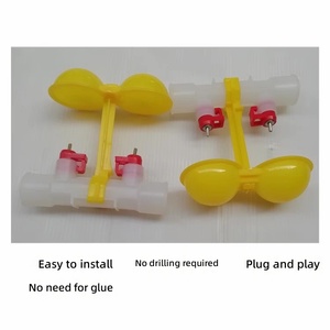 Abreuvoir automatique en acier inoxydable à double tétine pour volailles, idéal pour les systèmes de cages de poulets de chair et de poules pondeuses en élevage. - Product Image 3