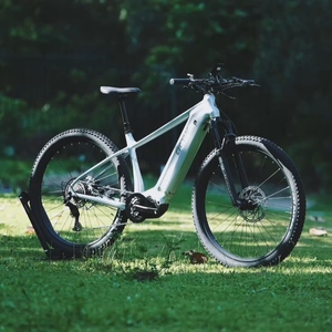 Bicicleta de Montaña Eléctrica Em5-3rd de 29 Pulgadas con Motor Central de Aluminio, 48v 20ah 960wh, 9 Velocidades, Frenos de Disco Hidráulicos, Em5 (3.ª Generación) con Transmisión de 9 Velocidades - Product Image 2