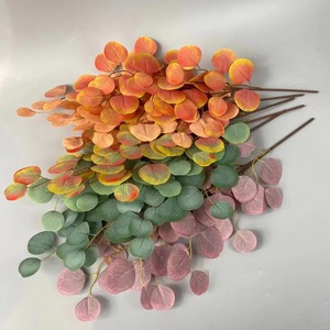 Décoration de table populaire en plastique, plante d'eucalyptus, branche unique de feuille d'eucalyptus, branches d'arbre artificielles - Product Image 3