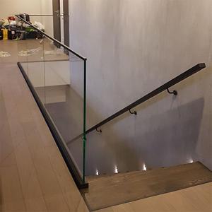 Modern USA Design U-Shaped Aluminum Glass <strong>Railing</strong> for Villa Outdoor Balconies Tempered Glass Made in China for Deck Application - Product Image 3