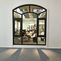 Ventana Abatible Vertical de Aluminio con Triple Vidrio Aislante, con Malla de Acero Inoxidable y Diseño Minimalista