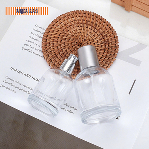 Fabricante Chino de Guangzhou, Botella de Perfume de Vidrio Vacía, Estilo Vintage, Magnética, Esmerilada, Estética, con Atomizador, Personalizable, de Alta Calidad - Product Image 1