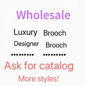 Broches de <span class=keywords><strong>luxe</strong></span> vintage de créateur, personnalisées, en strass, fleurs, CC, G, CD, perles, idéales pour les fêtes, vente en gros - Product Image 2