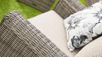Accoudoir incurvé rond en osier de style royal 5 pièces mobilier d'extérieur en poly rotin de Chine ensemble de canapés de jardin