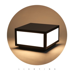 Farolas para exteriores-Aluminio impermeable IP65 Farolas LED modernas regulables de 15W-Iluminación de paisaje para un jardín o patio vallado - Product Image 3