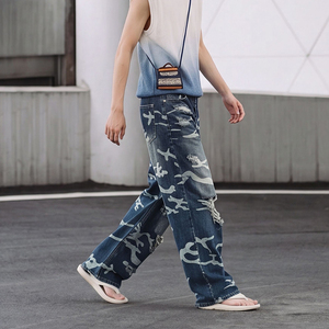 Jeans déchirés style streetwear rétro à imprimé camouflage pour hommes, pantalon ample tendance style hip-hop à jambes larges - Product Image 3