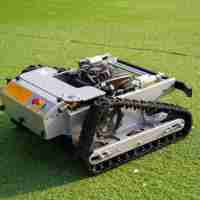 Robot Pemotong Rumput Otomatis Zero Turn dengan Kontrol Jarak Jauh
