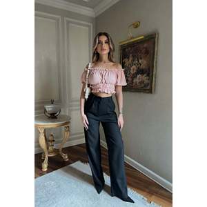 Pantalon palazzo tissé noir pour femme avec taille élastique, respirant, style évasé, longueur genou, délavé coloré, décontracté pour le bureau - Product Image 4