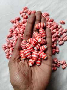 Perles en verre soufflé ovales rayées FE de 8 mm pour la fabrication de bijoux, perles en vrac en boîte en provenance de l'Uttar Pradesh - Product Image 1