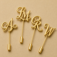 Broche de revers personnalisée en or avec initiales, broche de costume monogramme personnalisée, cadeau de mariage en alliage de zinc plaqué