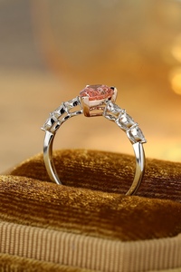 Anster platino 18k oro laboratorio cresciuto anello di diamanti rossi 1ct forma di pera <span class=keywords><strong>diamante</strong></span> <span class=keywords><strong>rosso</strong></span> per le donne su misura accettabile - Product Image 4