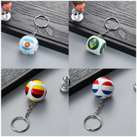 Souvenir de football portable pour supporters : symbole national, ballon, porte-clés léger, décorations de poche, cadeaux promotionnels pour matchs sportifs