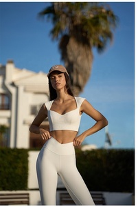 Soutien-gorge de gymnastique réversible athlétique léger grande taille sans manches col en V débardeur avec coussinets soutiens-gorge de yoga respirants style simple - Product Image 2