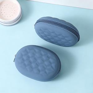Sac de maquillage en silicone personnalisé en gros, sac cosmétique tendance avec motif bonbons, résistant à l'eau, petite capacité - Product Image 6