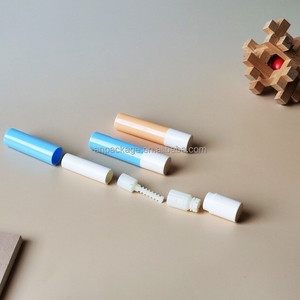 Tubo de Bálsamo Labial de Plástico Personalizado con <span class=keywords><strong>Color</strong></span> Especial, <span class=keywords><strong>Precio</strong></span> de Fábrica, Impresión de Logotipo Personalizado, 3.5g, Barra de Base Vacía - Product Image 3