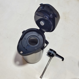 Termo Portátil de Acero Inoxidable de Doble Pared para Agua, Té, Mate y Bebidas Calientes - Product Image 6