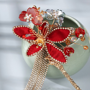 Épingle à cheveux rouge faite à la main de style antique, coiffe Hanfu, jupe à volants, cheongsam, épingle à cheveux luxueuse pour chignon avec pompons. - Product Image 2