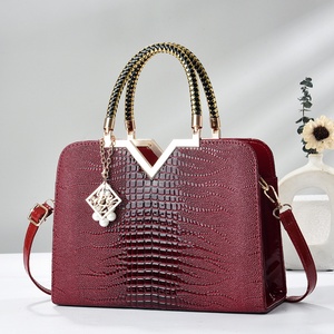 Nouveaux Sacs Bandoulière Élégants et Tendance <span class=keywords><strong>Grande</strong></span> <span class=keywords><strong>Capacité</strong></span> 2026 pour Femmes – Sacs <span class=keywords><strong>à</strong></span> <span class=keywords><strong>Main</strong></span> de Luxe du Fabricant - Product Image 2