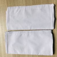 Foulard carré en tissu blanc tie-dye pour la maternelle, idéal pour la peinture à la main, le graffiti et la teinture par frottement, un article éducatif.