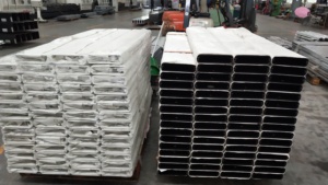 アルミニウムハウジング6063 <span class=keywords><strong>T5</strong></span>電子機器機械用カスタム押出アルミニウムプロファイル - Product Image 4