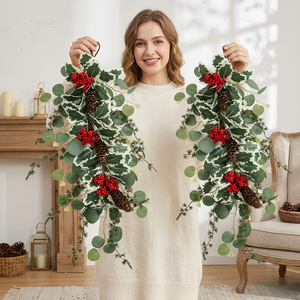 Guirlande de Noël artificielle en eucalyptus, cône de pin et baies rouges, décoration murale intérieure, verdure - Product Image 1