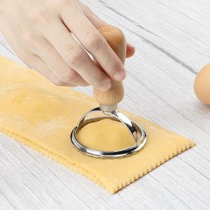 Couteau à pâtisserie en alliage de zinc avec manche en bois, moule à raviolis, emporte-pièce pour la confection de dumplings - Product Image 5