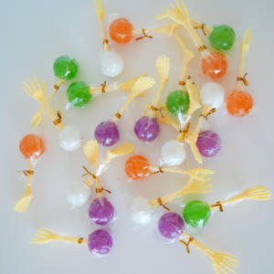 Juguetes de Halloween con sabor a fruta, caramelos, piruletas dulces personalizadas al por mayor, confitería de suministro de fábrica - Product Image 1