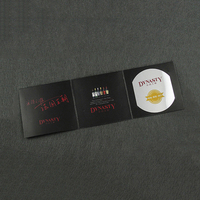 Disque verseur de vin anti-goutte avec emballage personnalisé sur carte de support pour événements de cave à vin et promotions de vin
