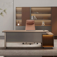 Bureau de direction moderne en bois de luxe avec éclairage LED, taille personnalisée, bureau de direction moderne pour cadre supérieur