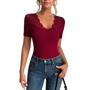 T-shirt sexy pour femmes européennes et américaines, col en dentelle profond, manches courtes, polyester, lavage facile, séchage rapide, coupe ajustée - Product Image 2
