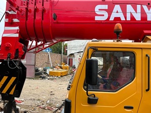 Camion-grue d'occasion en bon état Sany 100T certifié EPA, système hydraulique efficace pour les travaux d'infrastructure lourde - Product Image 5