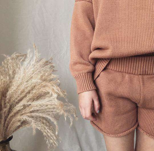 สีน้ำตาล