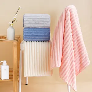 प्रीमियम नरम अत्यधिक अवशोषक स्नान तौलिए बहुउद्देशीय उपयोग तौलिया