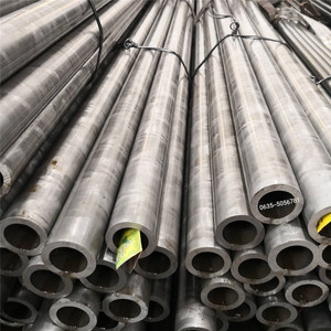 Tubo de Acero Redondo Sin Costura, Estándar ASTM, 100 mm de Diámetro, Uso Industrial - Product Image 1