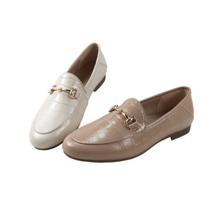 2023 chaussures plates pour dames chaussures en cuir pour femmes et dames croc cuir dames décontracté femmes <span class=keywords><strong>mules</strong></span> - Product Image 2