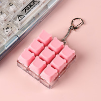 Porte-clés Fidget en plastique en forme d'ours à 9 touches, avec interrupteur de clavier mécanique, son de clic interactif et capuchon de touche lumineux