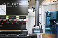 Presse plieuse personnalisée DP-Genius-Europe de 175 tonnes |   Contrôleur CNC Delem DA69S 8+1 axes, précision ±0,02 mm pour le pliage des métaux