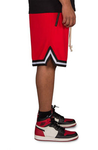 Short <span class=keywords><strong>de</strong></span> <span class=keywords><strong>basket</strong></span>-ball pour hommes <span class=keywords><strong>tenue</strong></span> d'entraînement avec poches Short <span class=keywords><strong>de</strong></span> sport coupe ample Short d'équipe <span class=keywords><strong>de</strong></span> <span class=keywords><strong>basket</strong></span>-ball personnalisé pour hommes - Product Image 4